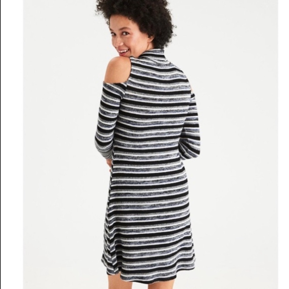 American Eagle Outfitters Cold Shoulder Dress